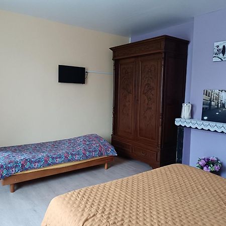 Au Coeur De L'Enclave Bed & Breakfast Moeuvres Luaran gambar