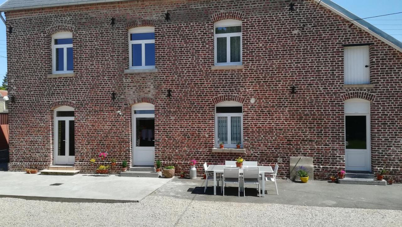 Au Coeur De L'Enclave Bed & Breakfast Moeuvres Luaran gambar