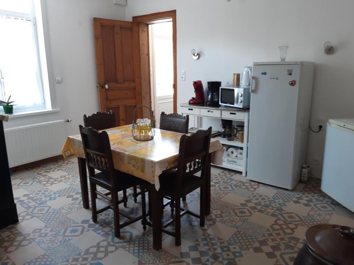 Au Coeur De L'Enclave Bed & Breakfast Moeuvres Luaran gambar